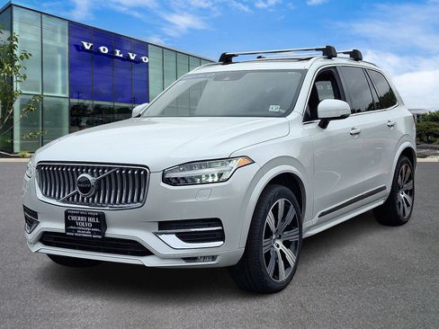 Certified 2022 Volvo XC90 T6 Inscription w/ Climate Package image 3