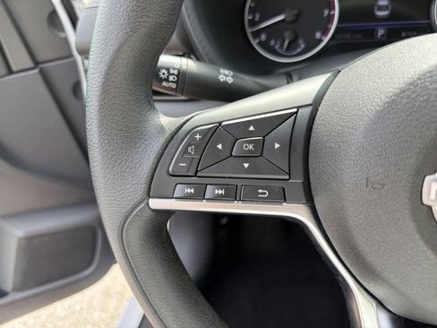 Used 2024 Nissan Sentra SV image 10