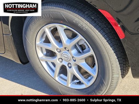 New 2026 Chrysler Voyager LX image 5