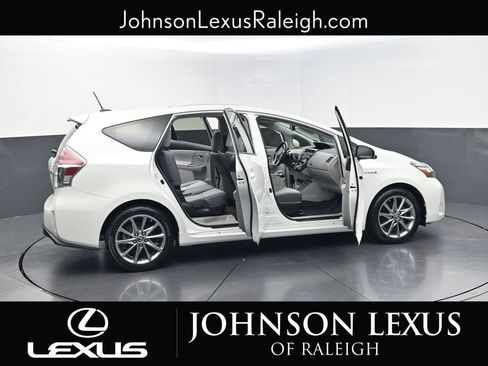 Used 2017 Toyota Prius V Five w/ Advanced Technology Package FWD image 23
