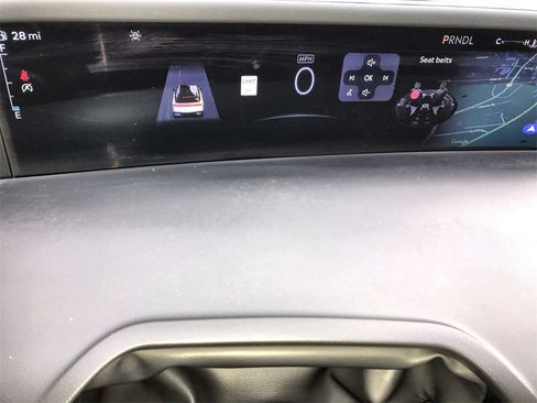 Used 2025 Lincoln Nautilus Premier image 15