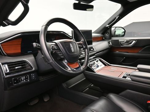 Used 2024 Lincoln Navigator L 4WD image 18