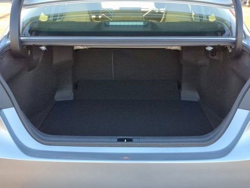 Used 2022 Toyota Camry SE image 6