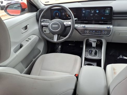 Used 2024 Hyundai Kona SEL FWD image 4