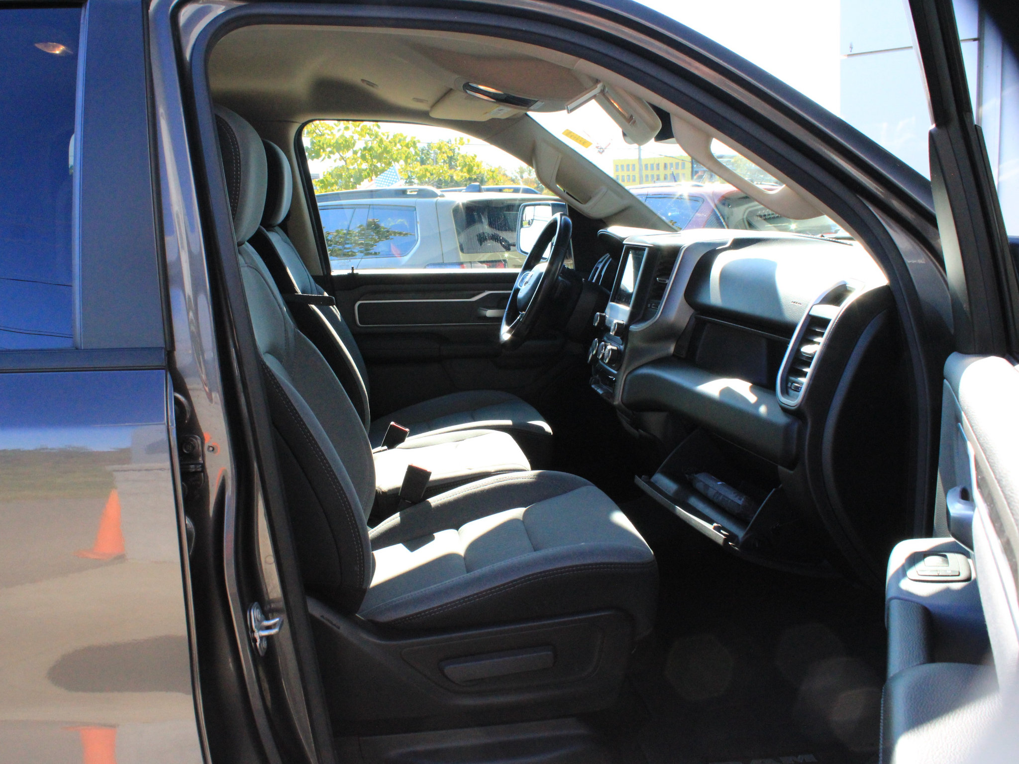 Used 2020 RAM 1500 Big Horn AWD/4WD image 23