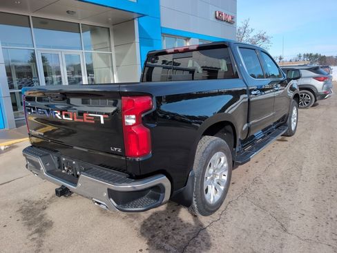 Used 2022 Chevrolet Silverado 1500 LTZ w/ LTZ Premium Package image 8
