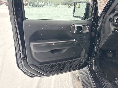 Used 2018 Jeep Wrangler Unlimited Sahara w/ Cold Weather Group image 33