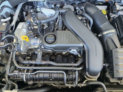 New 2026 Volkswagen Taos SE FWD image 21