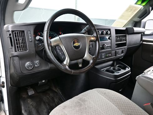 Used 2019 Chevrolet Express 3500 w/ Driver Convenience Package image 10