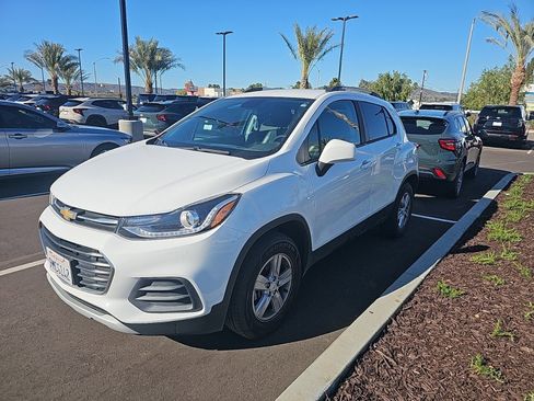 Used 2022 Chevrolet Trax LT w/ Driver Confidence Package image 8