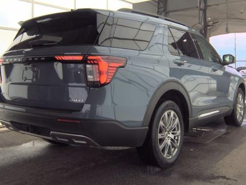 Used 2025 Ford Explorer Active w/ Active Comfort Package AWD/4WD image 3