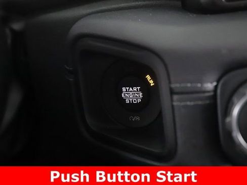 Used 2025 Jeep Wrangler Unlimited Sahara image 21