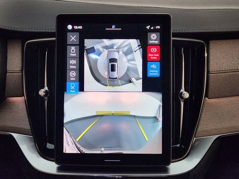 New 2026 Volvo XC90 B6 Plus image 18