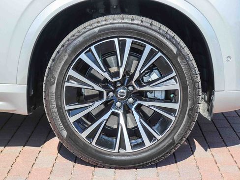 Used 2024 Volvo XC90 T8 Plus AWD/4WD image 11