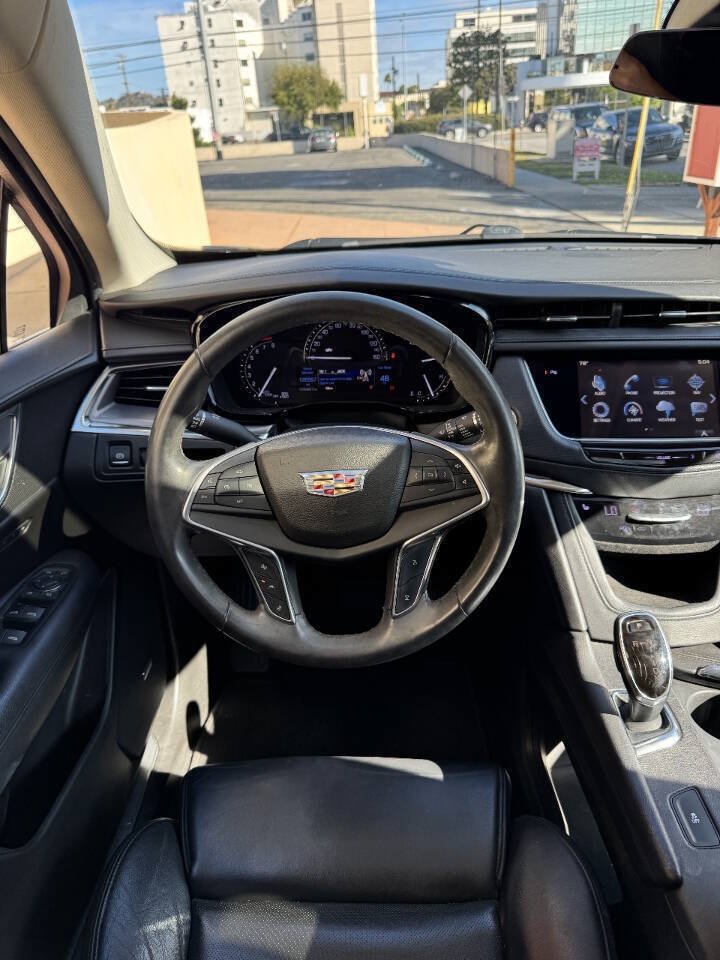 Used 2017 Cadillac XT5 Luxury w/ Driver Awareness Package FWD image 23