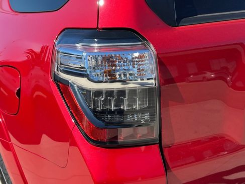 Used 2022 Toyota 4Runner SR5 Premium image 19