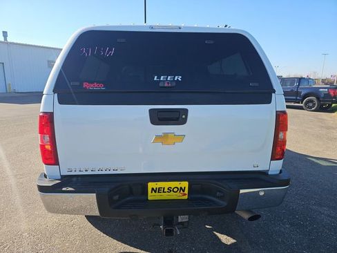 Used 2011 Chevrolet Silverado 2500 LT w/ Interior Plus Package RWD image 4