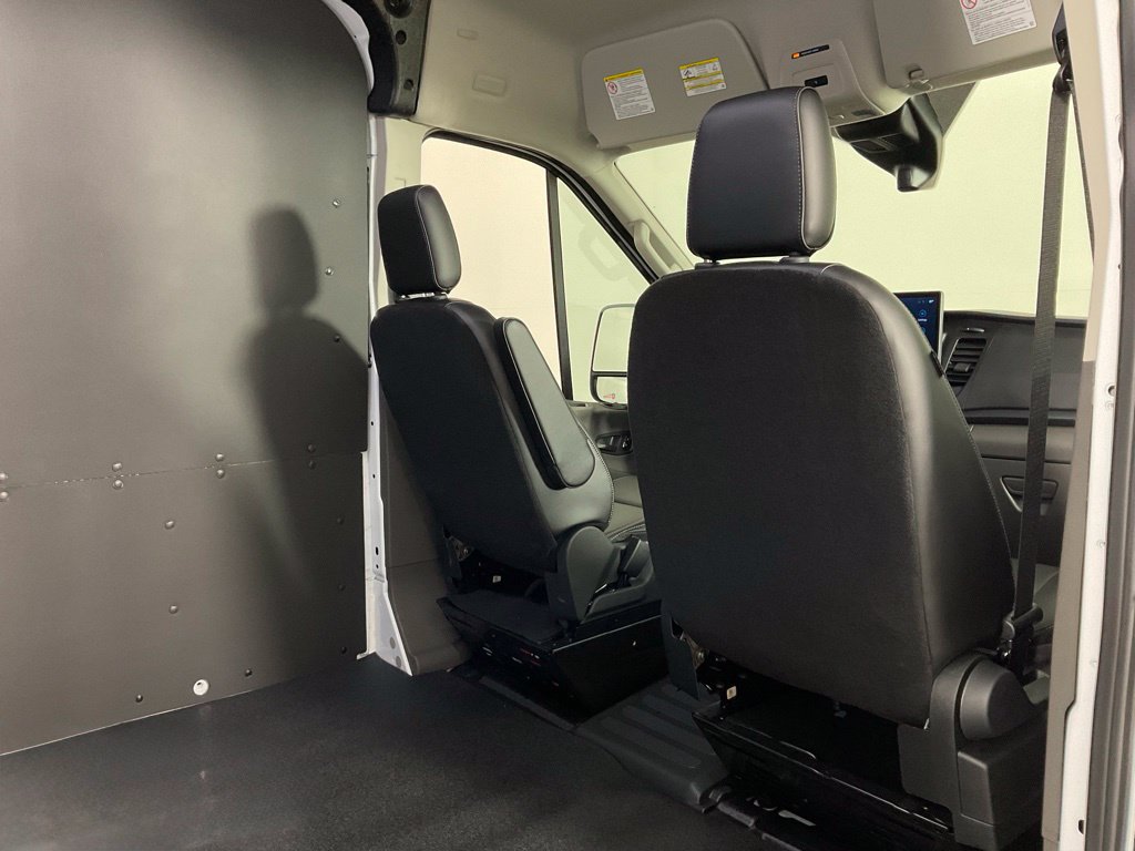 New 2026 Ford Transit 250 148 Medium Roof w/ Load Area Protection Package RWD image 15