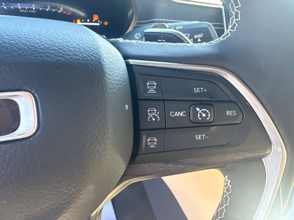 Used 2023 Jeep Grand Cherokee Limited AWD/4WD image 23