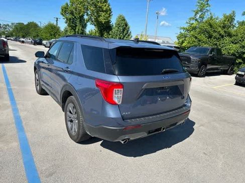 Used 2021 Ford Explorer XLT w/ Equipment Group 202A AWD/4WD image 16
