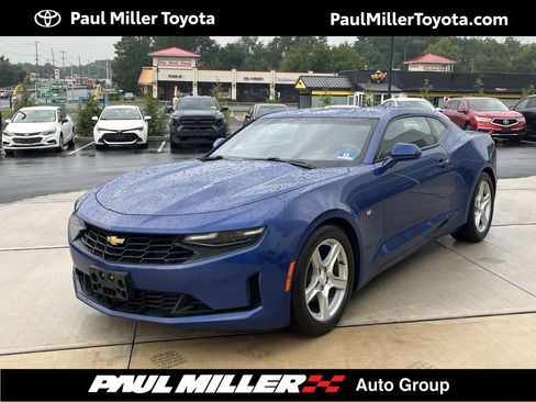Used 2020 Chevrolet Camaro LT RWD image 1