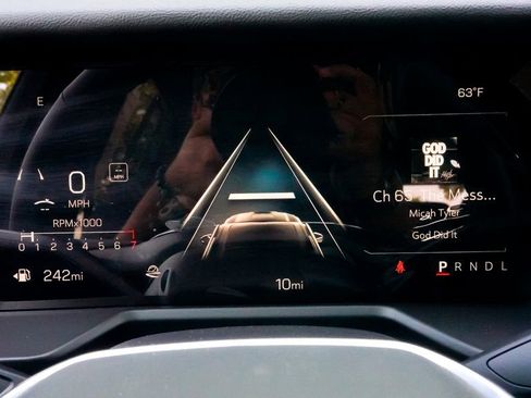 New 2025 GMC Acadia Elevation image 36