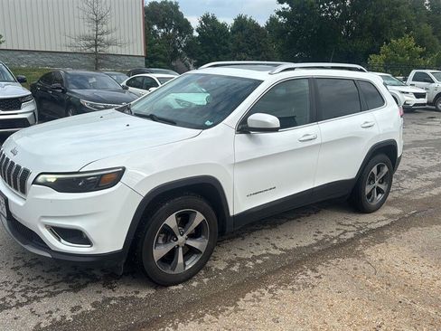 Used 2019 Jeep Cherokee Limited AWD/4WD image 4