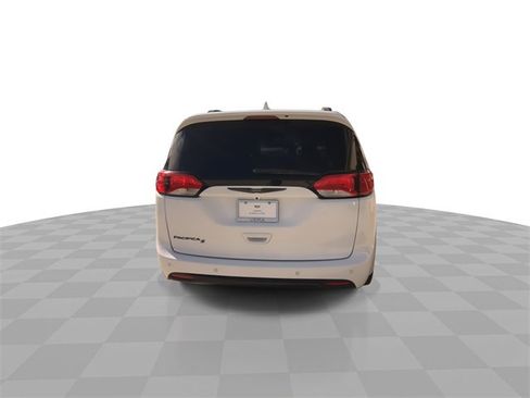 Used 2019 Chrysler Pacifica Touring-L Plus w/ Advanced Safetytec Group image 12