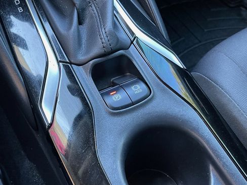 Used 2020 Toyota Corolla LE w/ Carpet Mat Package (TMS) image 38