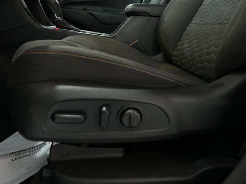 Used 2018 Chevrolet Equinox LT image 14