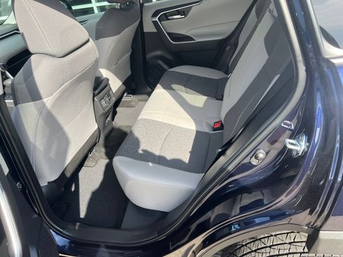 Used 2025 Toyota RAV4 XLE w/ Convenience Package FWD image 12