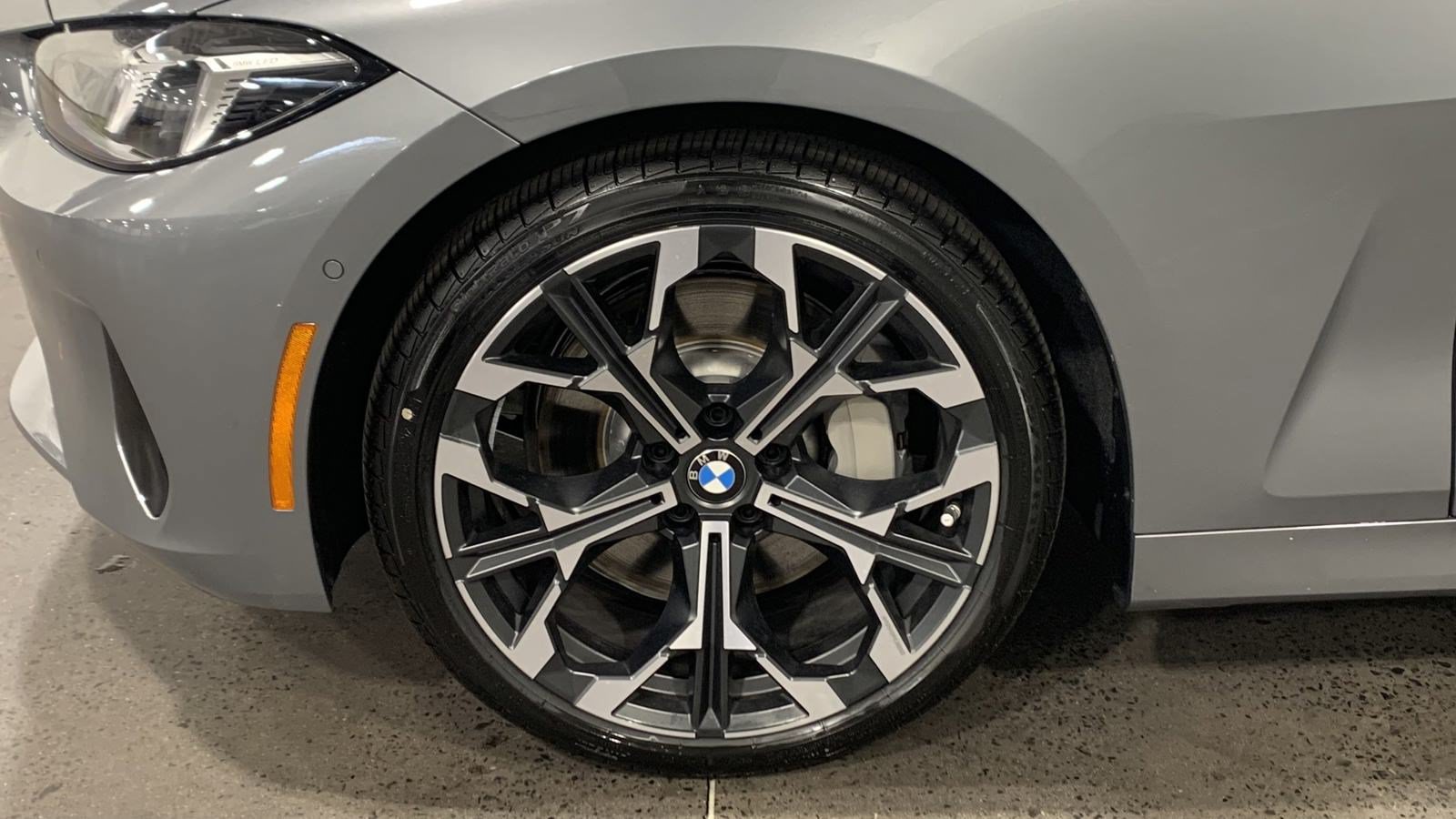 Used 2025 BMW 430i Convertible w/ Premium Package RWD image 10