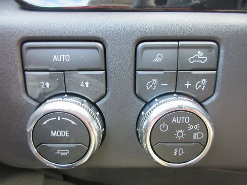 New 2026 GMC Sierra 1500 SLT w/ SLT Premium Package image 16