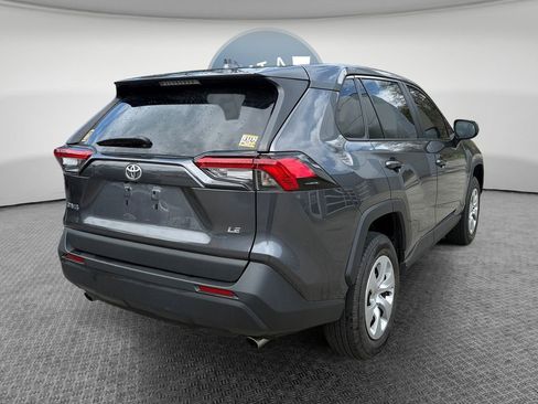 Used 2022 Toyota RAV4 LE image 3