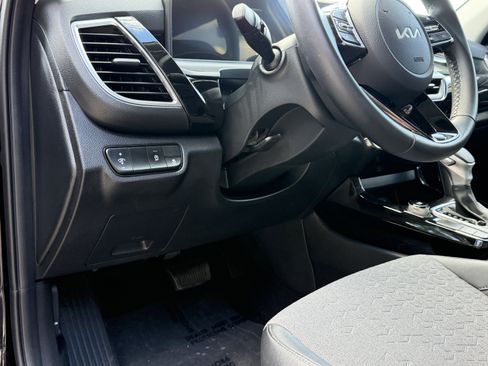 Used 2025 Kia Seltos S image 45