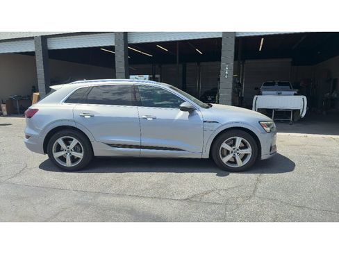 Used 2019 Audi e-tron Premium Plus AWD/4WD image 5