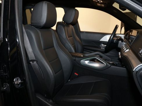 Used 2024 Mercedes-Benz GLS 450 4MATIC image 17