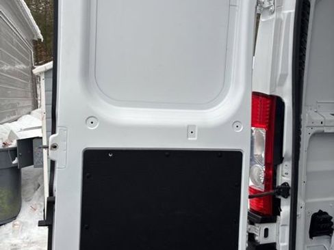 Used 2025 RAM ProMaster 2500 w/ Convenience Group image 21