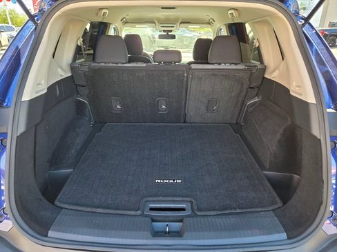 Certified 2023 Nissan Rogue SV FWD image 17