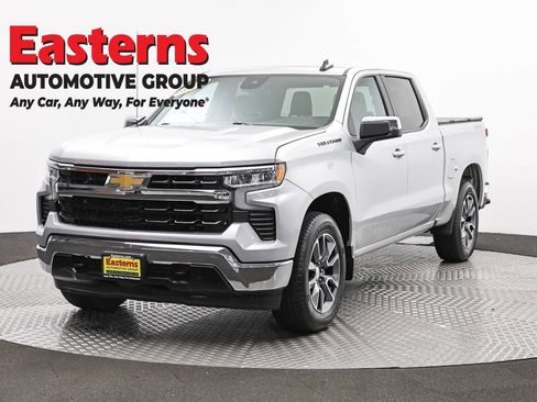 Used 2022 Chevrolet Silverado 1500 LT AWD/4WD image 1