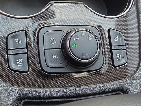 Used 2023 GMC Acadia AT4 w/ Technology Package AWD/4WD image 24