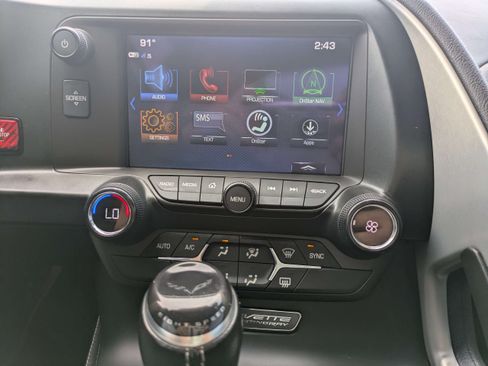 Used 2019 Chevrolet Corvette Stingray Coupe w/ 1LT RWD image 18