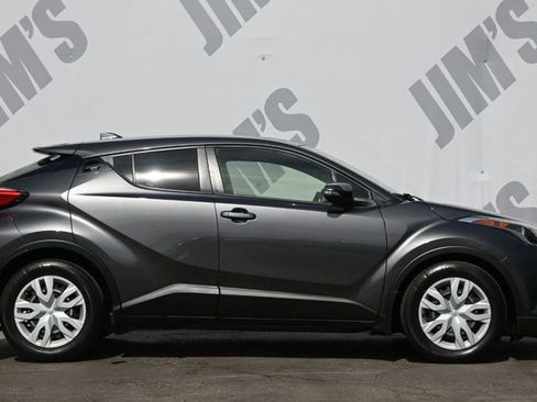 Used 2019 Toyota C-HR LE image 4
