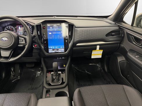 Used 2025 Subaru Forester Premium AWD/4WD image 11