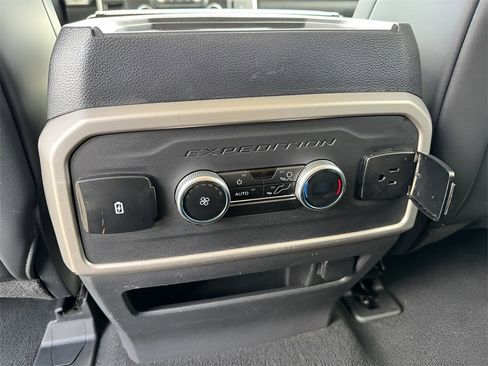 Used 2024 Ford Expedition Max XLT image 22