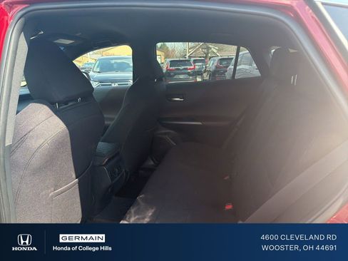 Used 2024 Toyota Venza XLE image 12