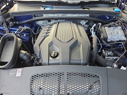 New 2026 Porsche Macan Turbo image 32