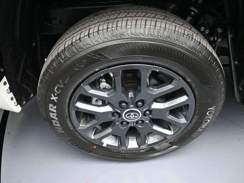 New 2024 Toyota Tundra Platinum image 12