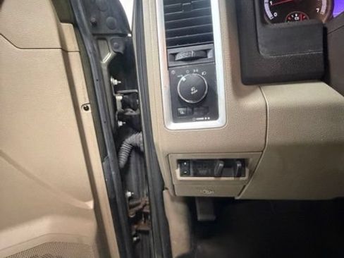 Used 2012 RAM 1500 Classic SLT w/ Technology Group AWD/4WD image 21