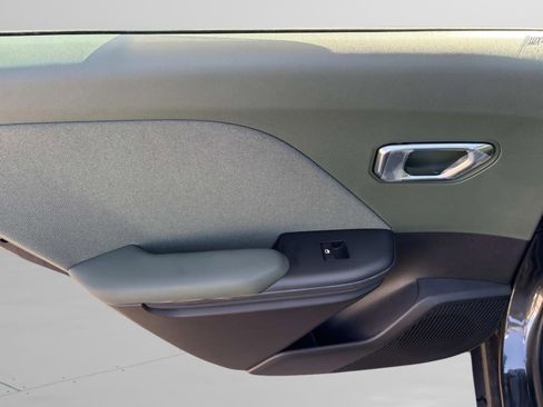 New 2025 Kia K4 EX image 17